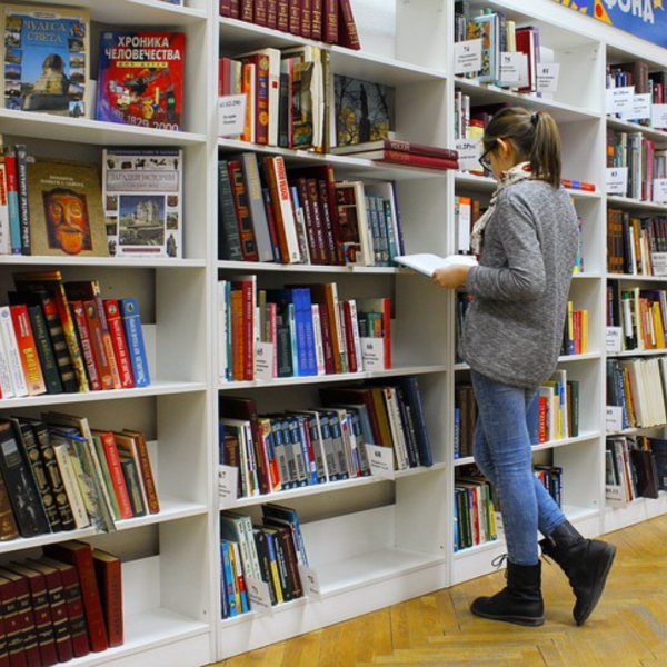 Biblioteka w Gwiździnach